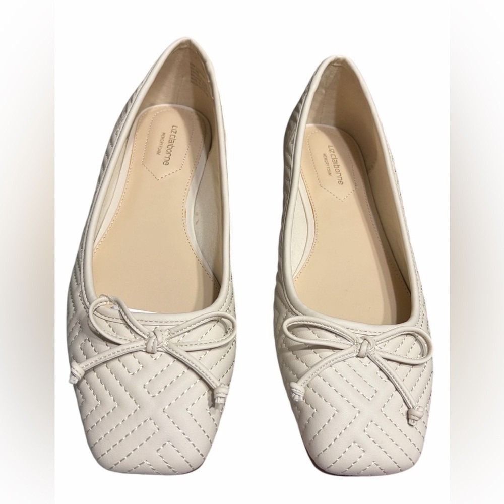 Liz Claiborne Quilted Cream Ballet Flats with Bow